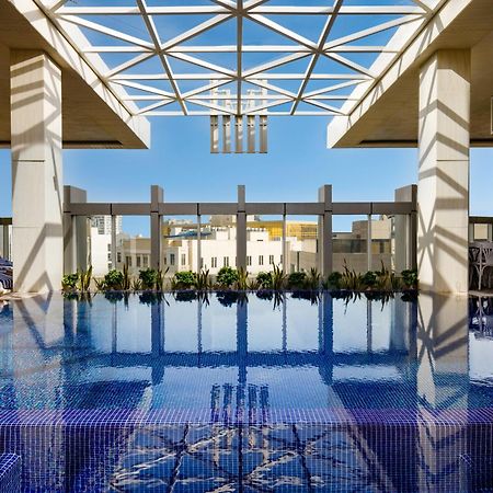 Millennium Place Doha Kültér fotó The rooftop pool at the Four Seasons Hotel, Cairo