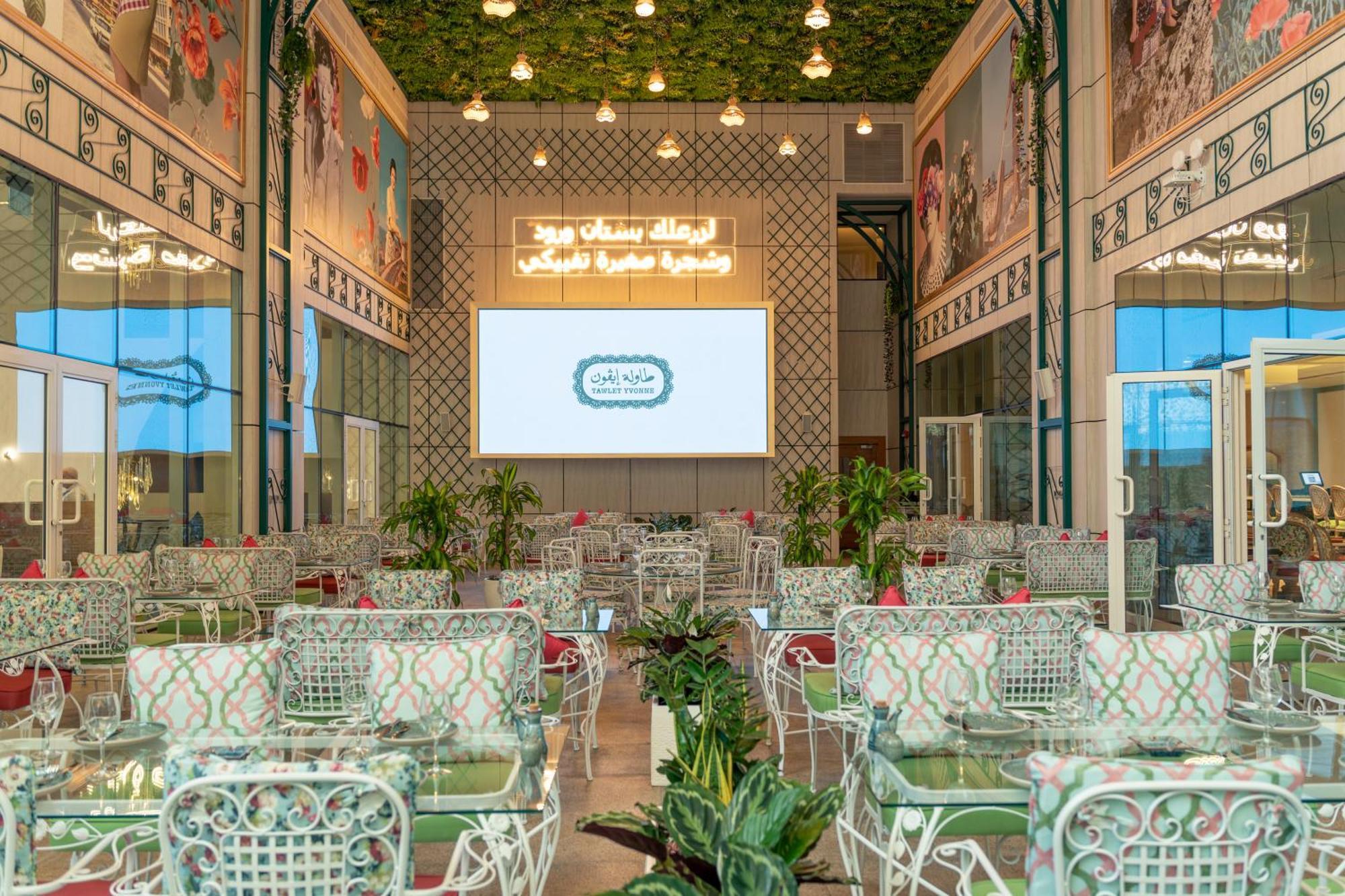 Millennium Place Doha Kültér fotó Interior of the restaurant